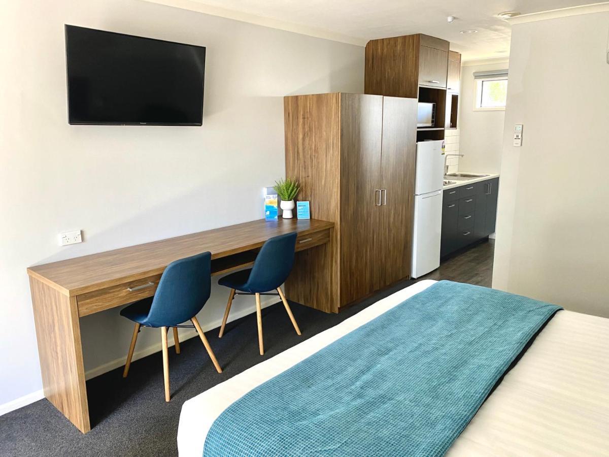 Antonio Mews Motel Стратфорд Экстерьер фото