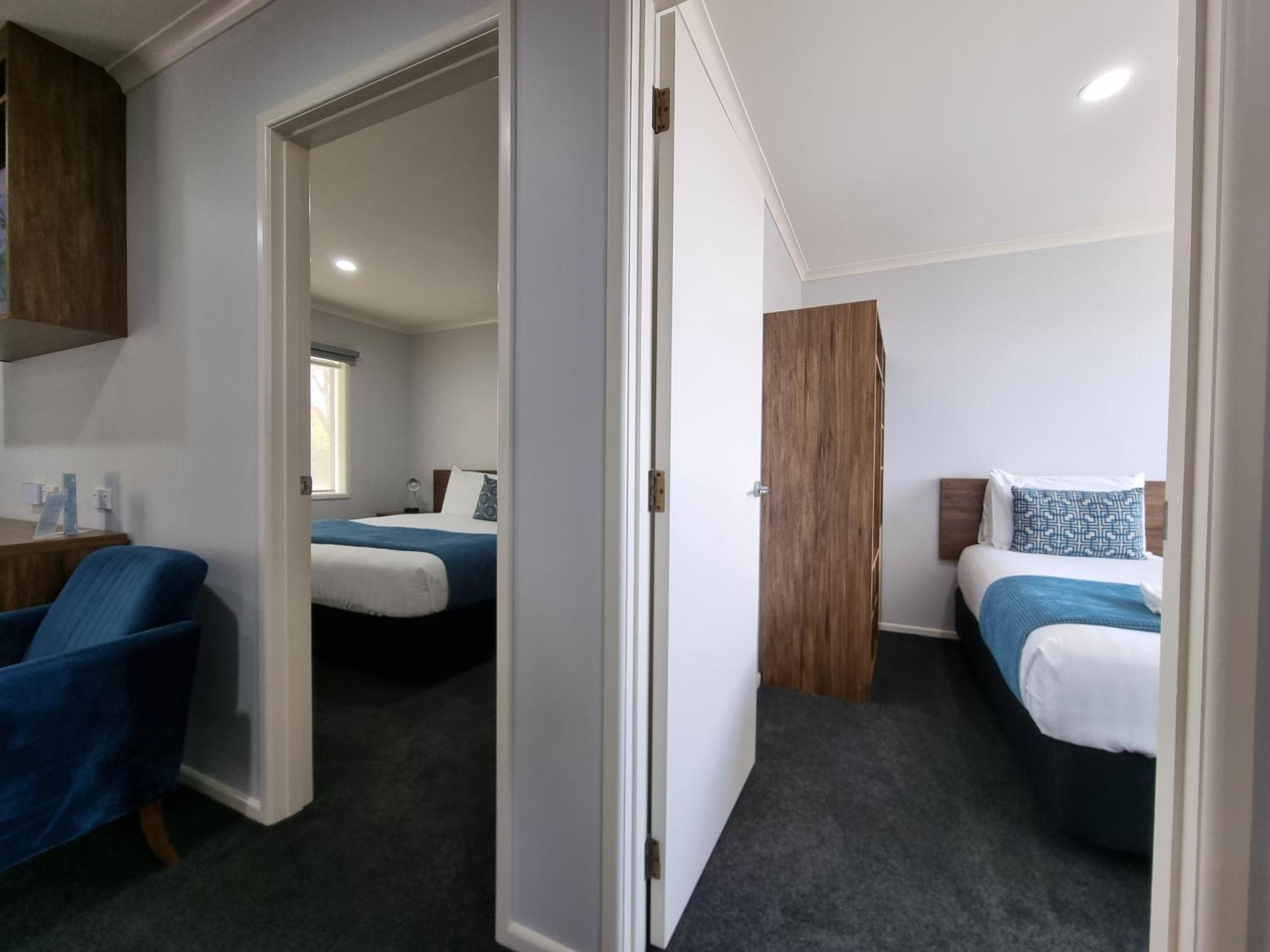 Antonio Mews Motel Стратфорд Экстерьер фото