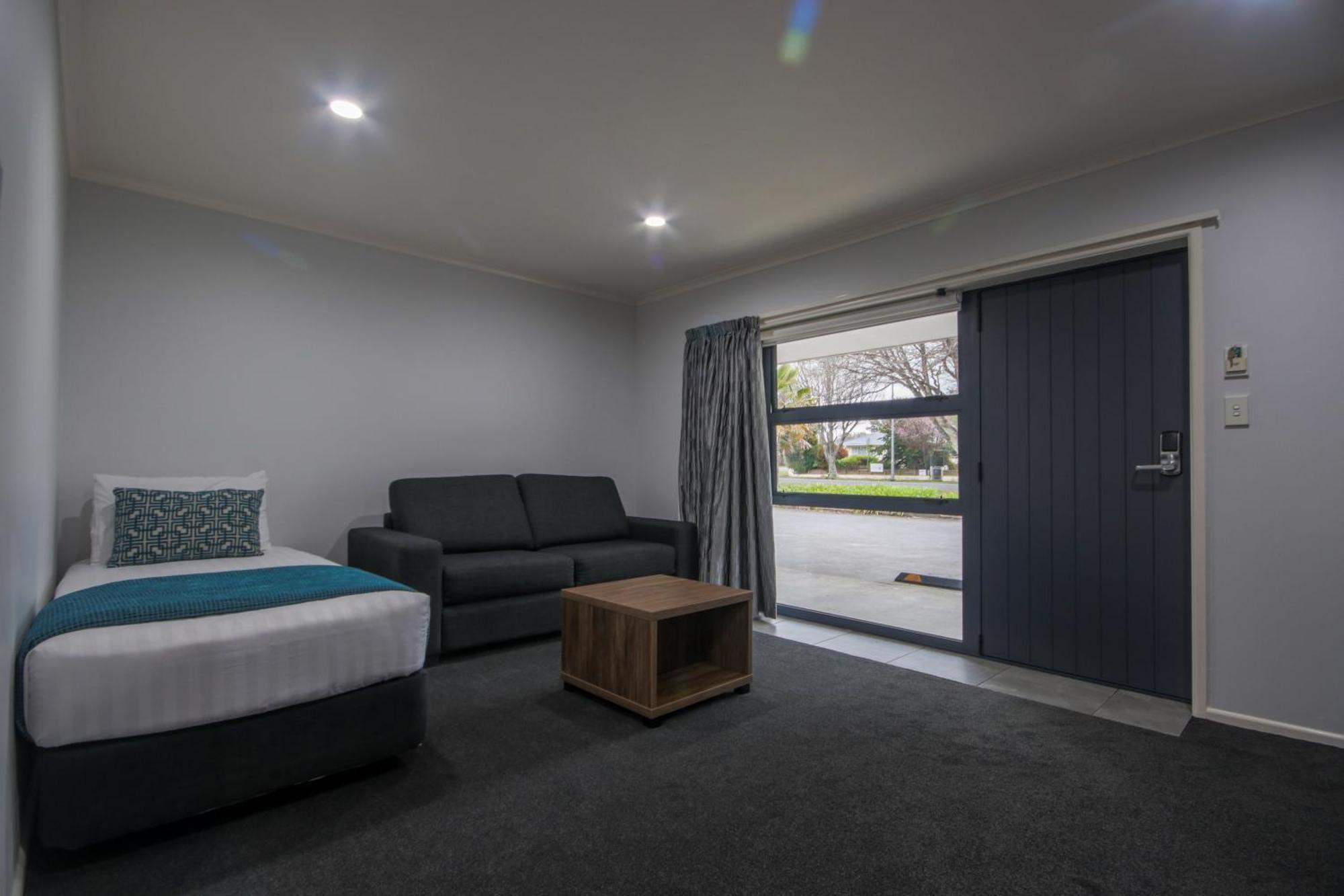 Antonio Mews Motel Стратфорд Экстерьер фото