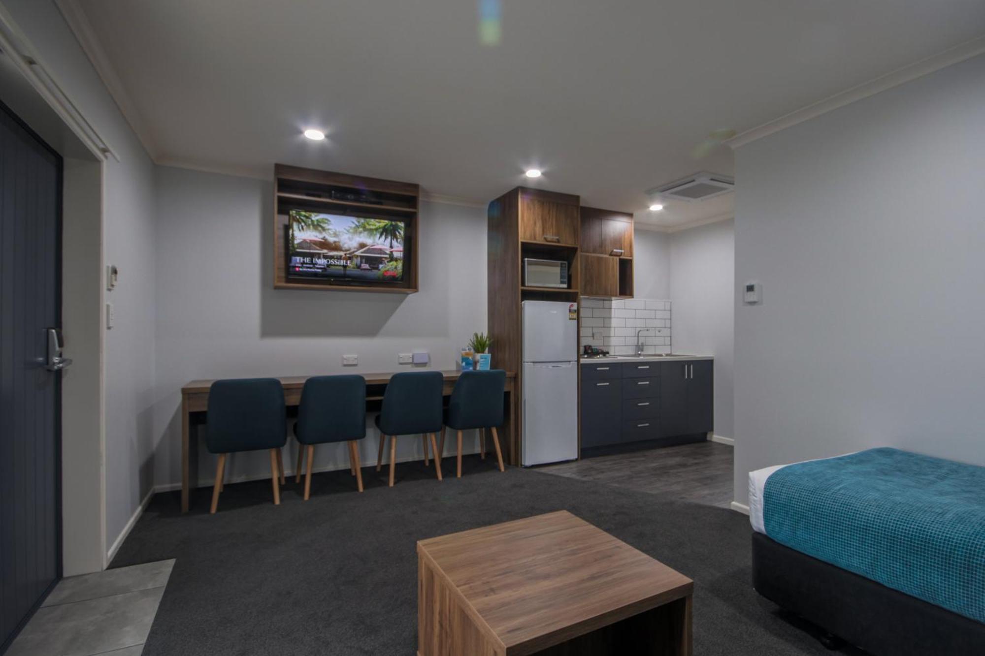 Antonio Mews Motel Стратфорд Экстерьер фото