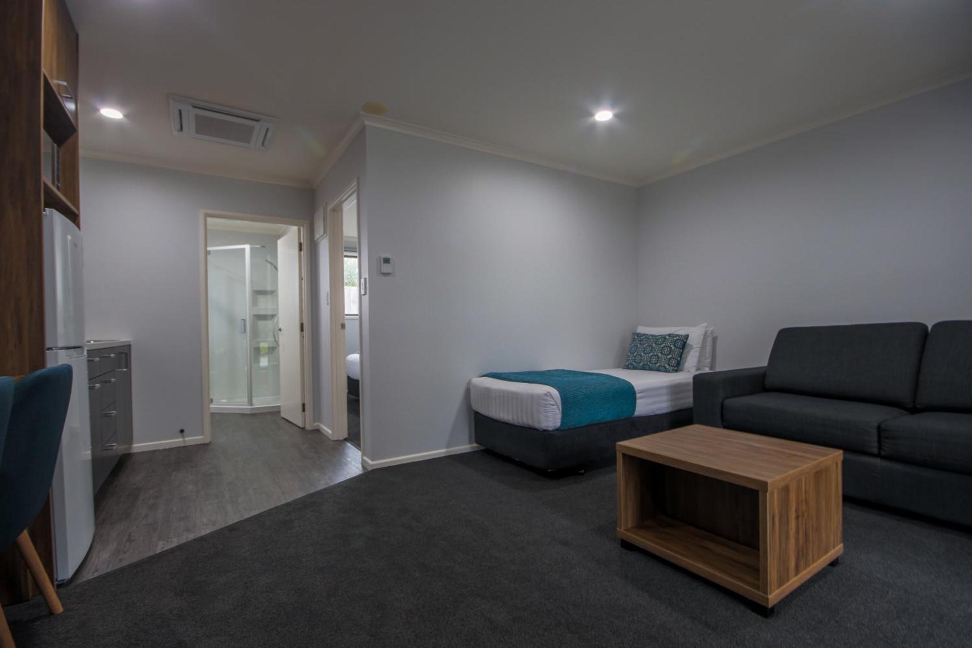 Antonio Mews Motel Стратфорд Экстерьер фото