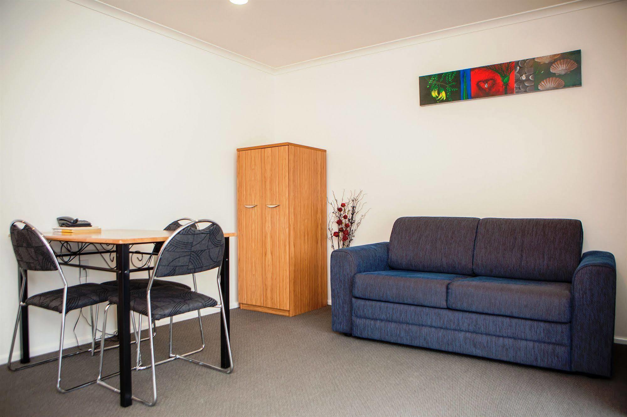 Antonio Mews Motel Стратфорд Экстерьер фото