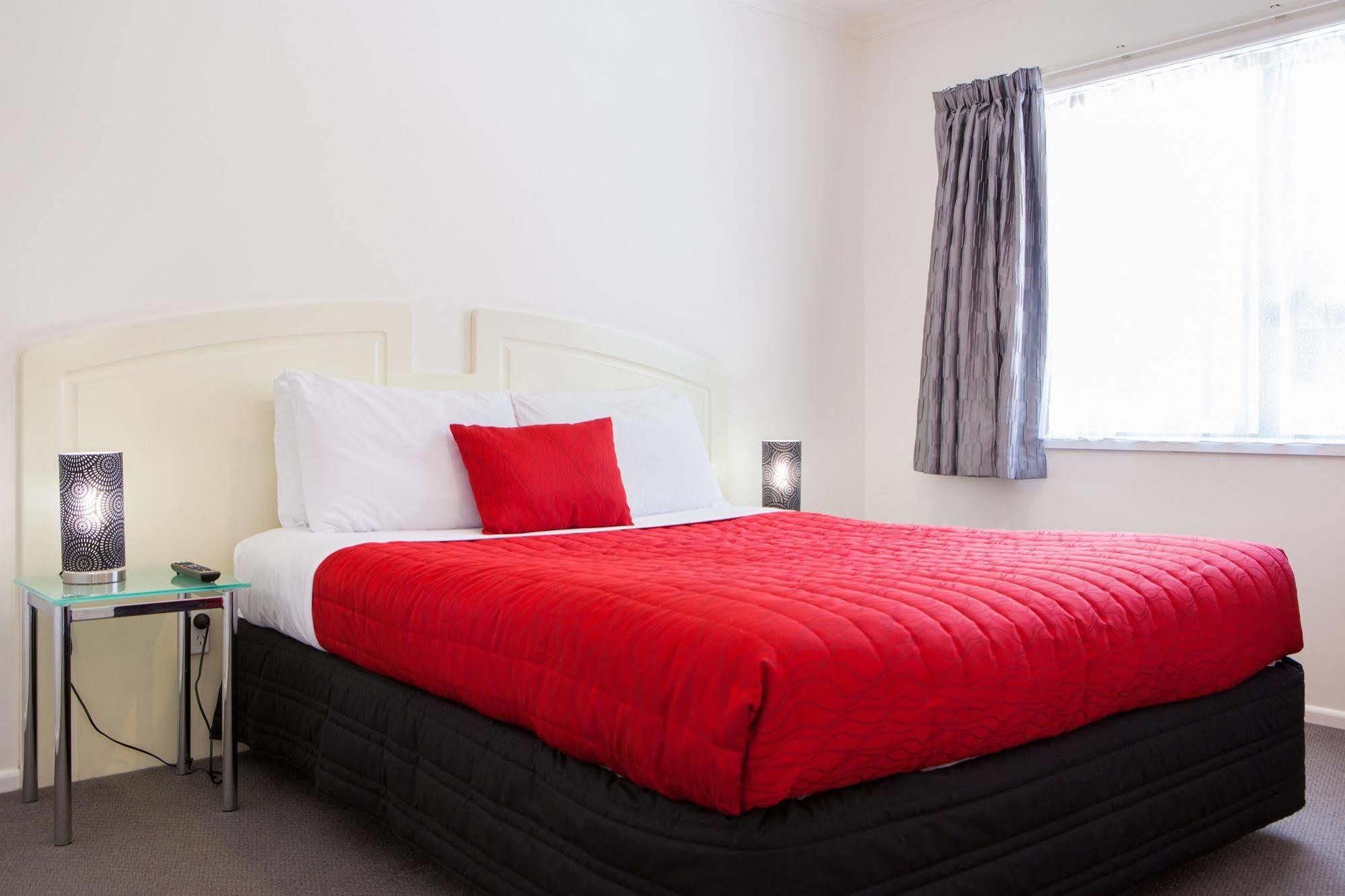 Antonio Mews Motel Стратфорд Экстерьер фото