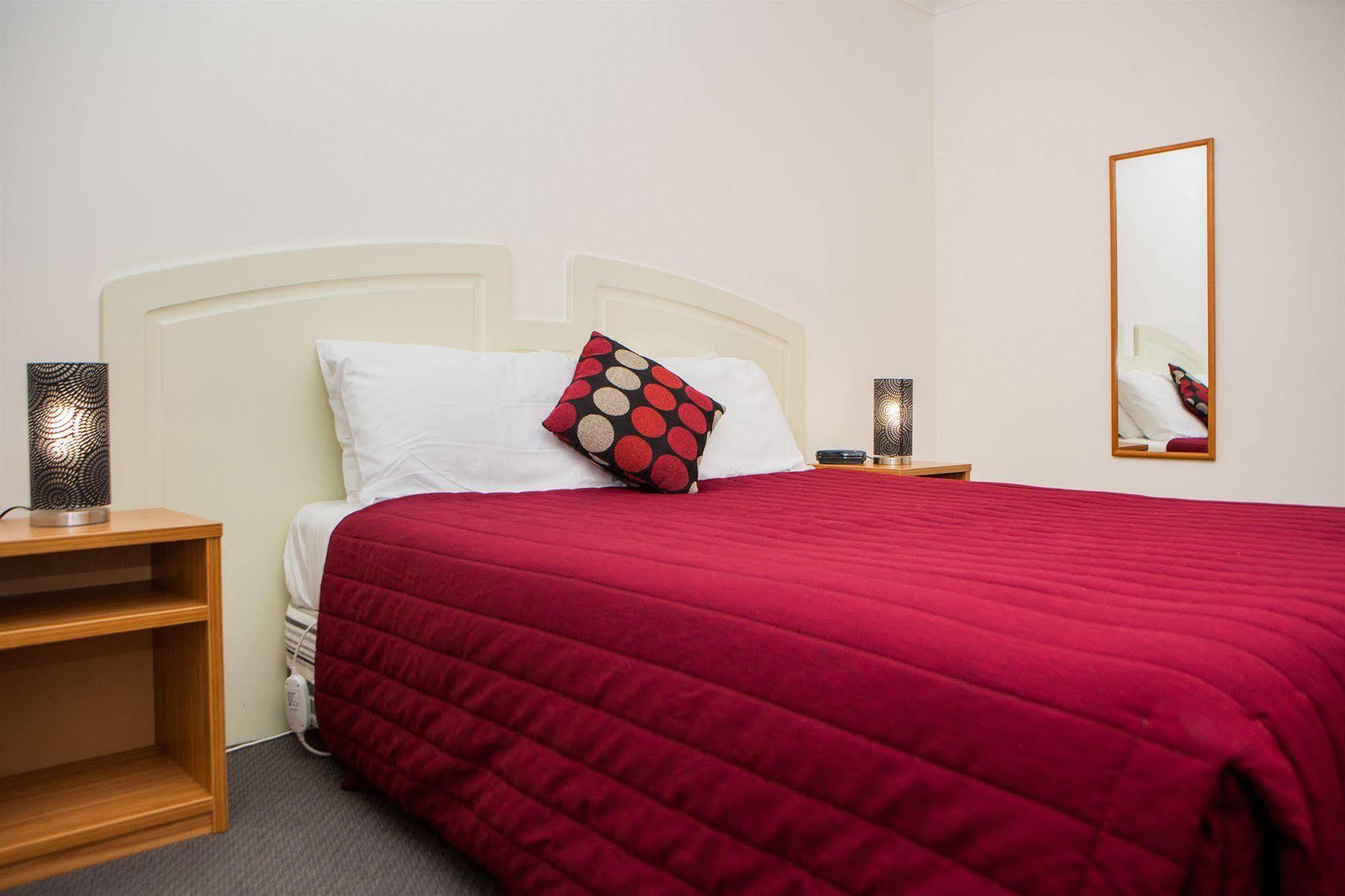 Antonio Mews Motel Стратфорд Экстерьер фото