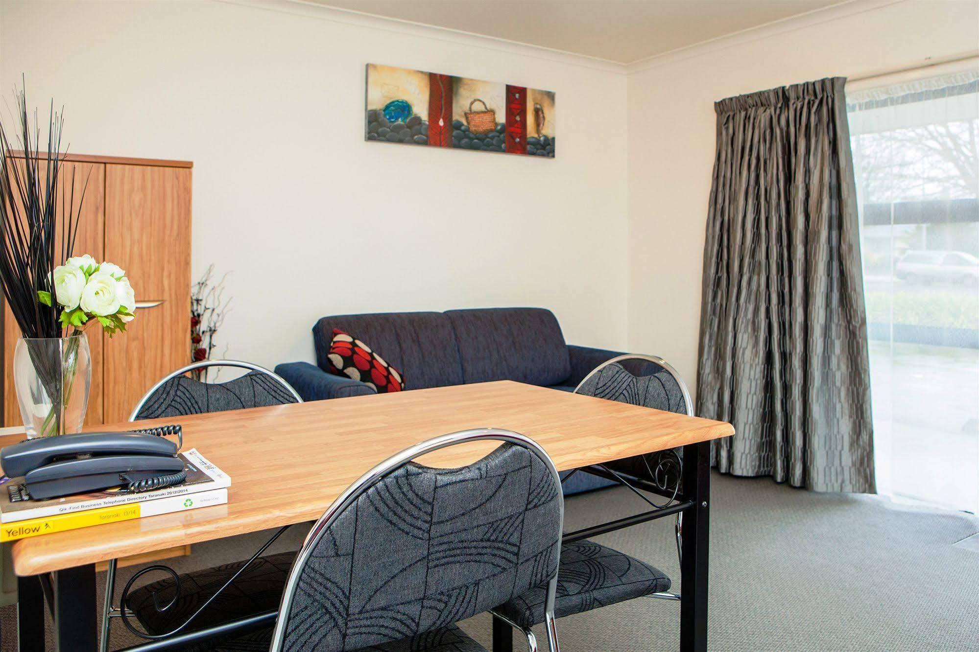 Antonio Mews Motel Стратфорд Экстерьер фото