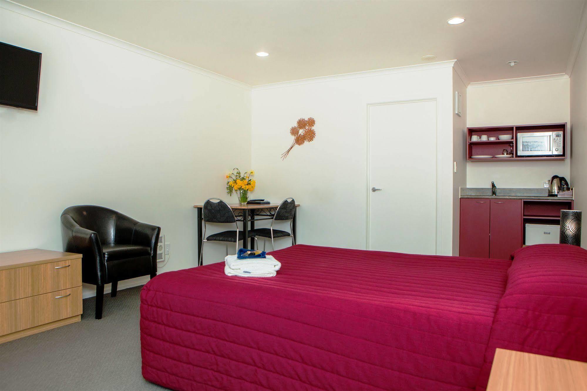 Antonio Mews Motel Стратфорд Экстерьер фото